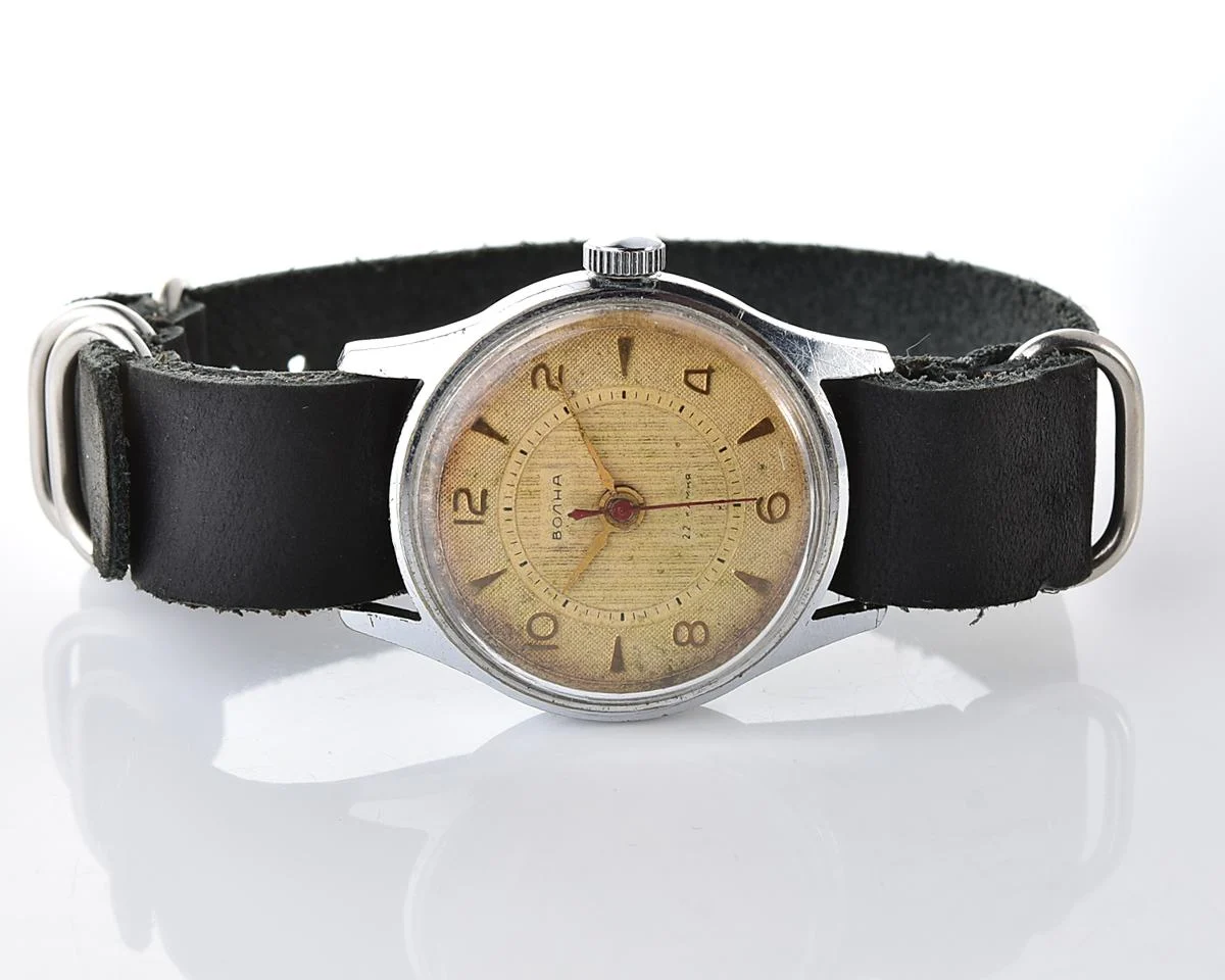 Soviet Volna 22 jewels vintage mechanical watch with NATO genuine leather strap