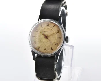 Soviet Volna 22 jewels vintage mechanical watch with NATO genuine leather strap