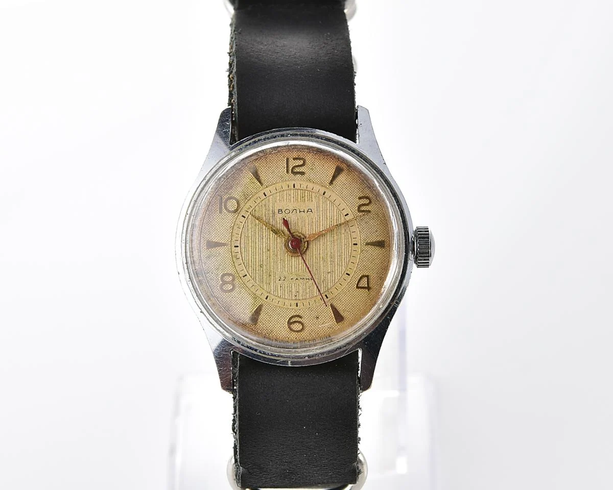 Soviet Volna 22 jewels vintage mechanical watch with NATO genuine leather strap