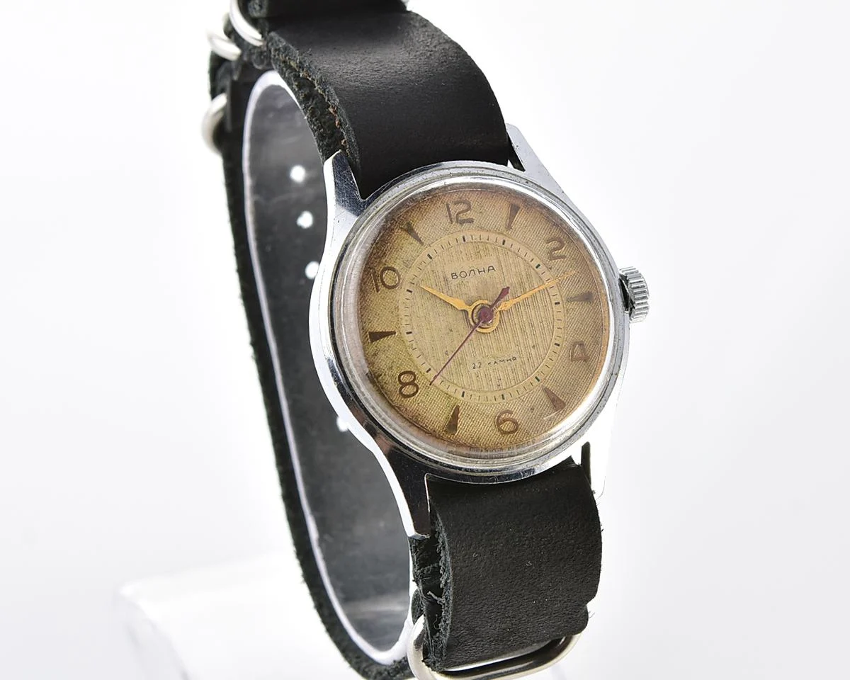 Soviet Volna 22 jewels vintage mechanical watch with NATO genuine leather strap