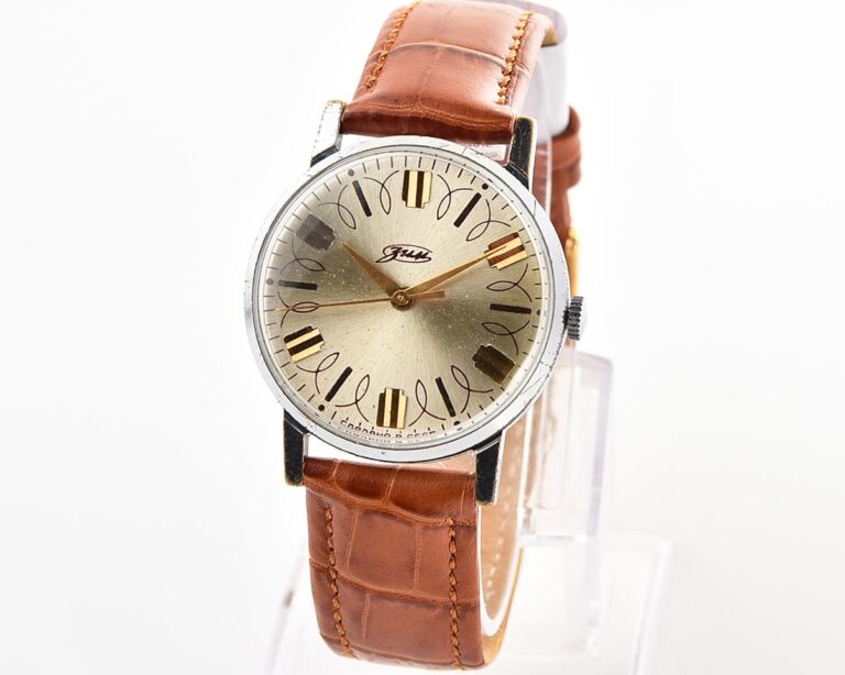 Vintage soviet mechanical ZiM watch with central second hand