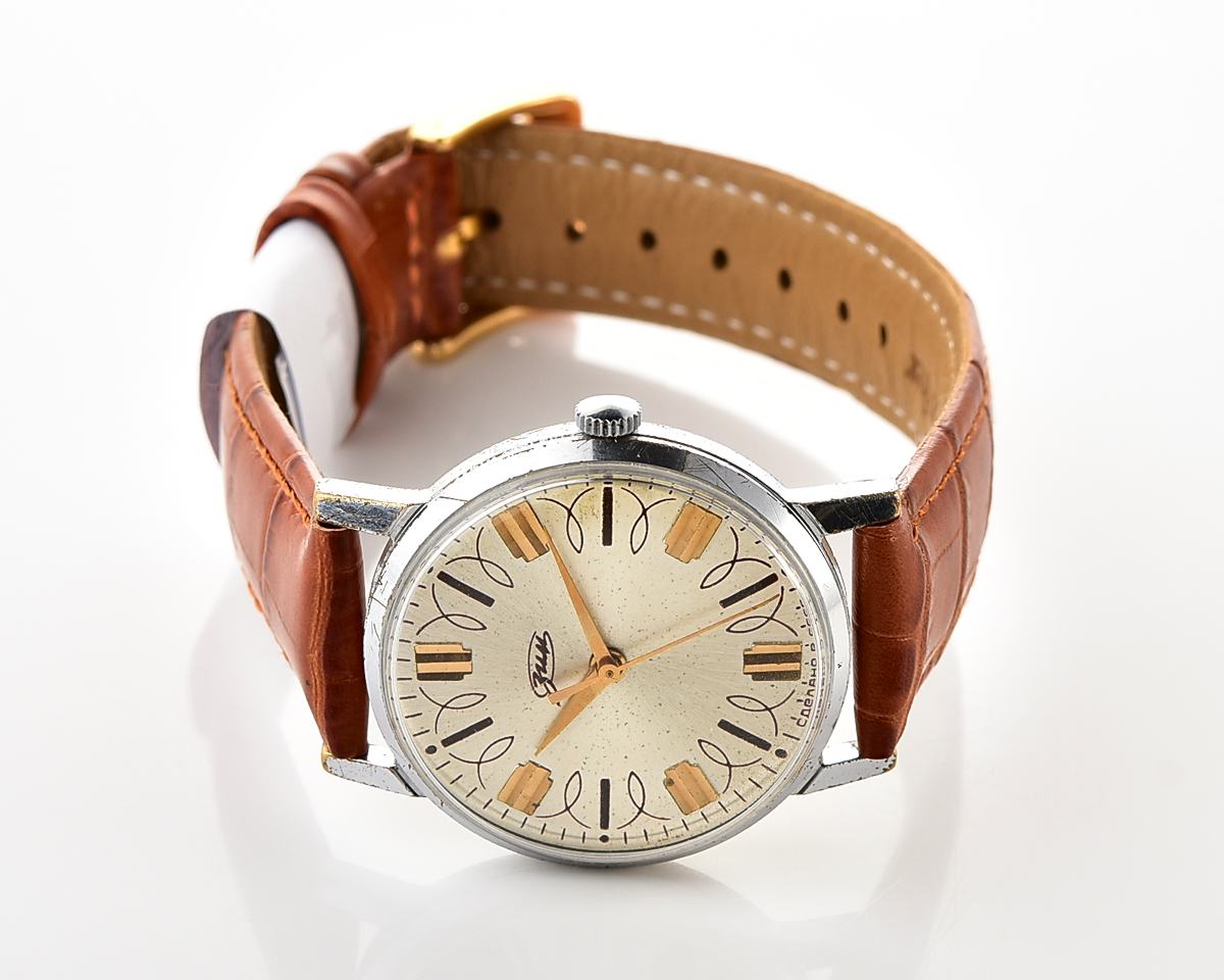 Vintage soviet mechanical ZiM watch with central second hand