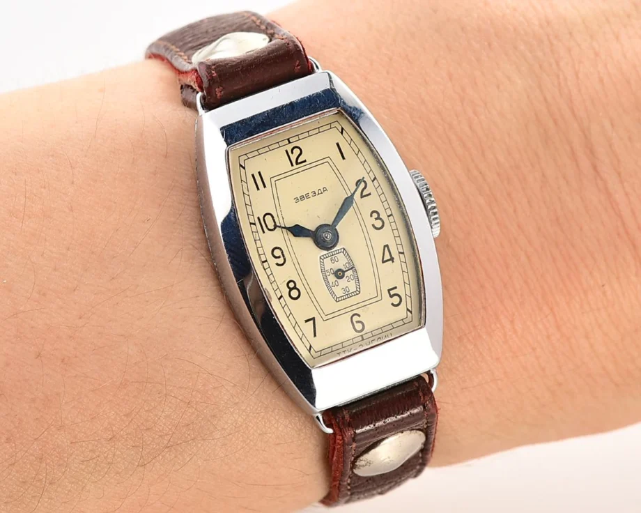 Excellent vintage Soviet Zvezda mechanical wristwatch, from the