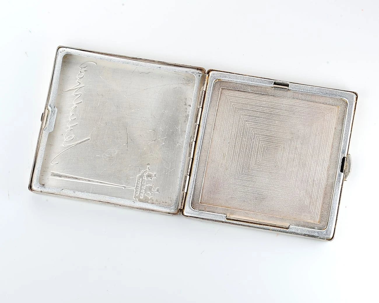 Vintage Soviet powder compact «Leningrad» – Admiralty spire & ship weathervane lid, silver-tone square compact with original puff - Image 8