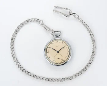 Excellent Soviet Molnija open face vintage pocket watch, from the 1st quarter of 1952!