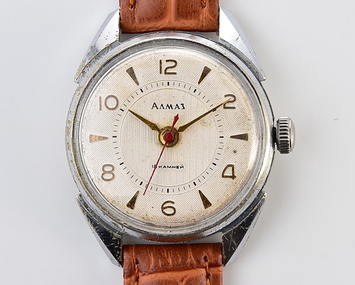Vintage soviet ALMAZ mechanical wristwatch from the 4th quarter of 1960!