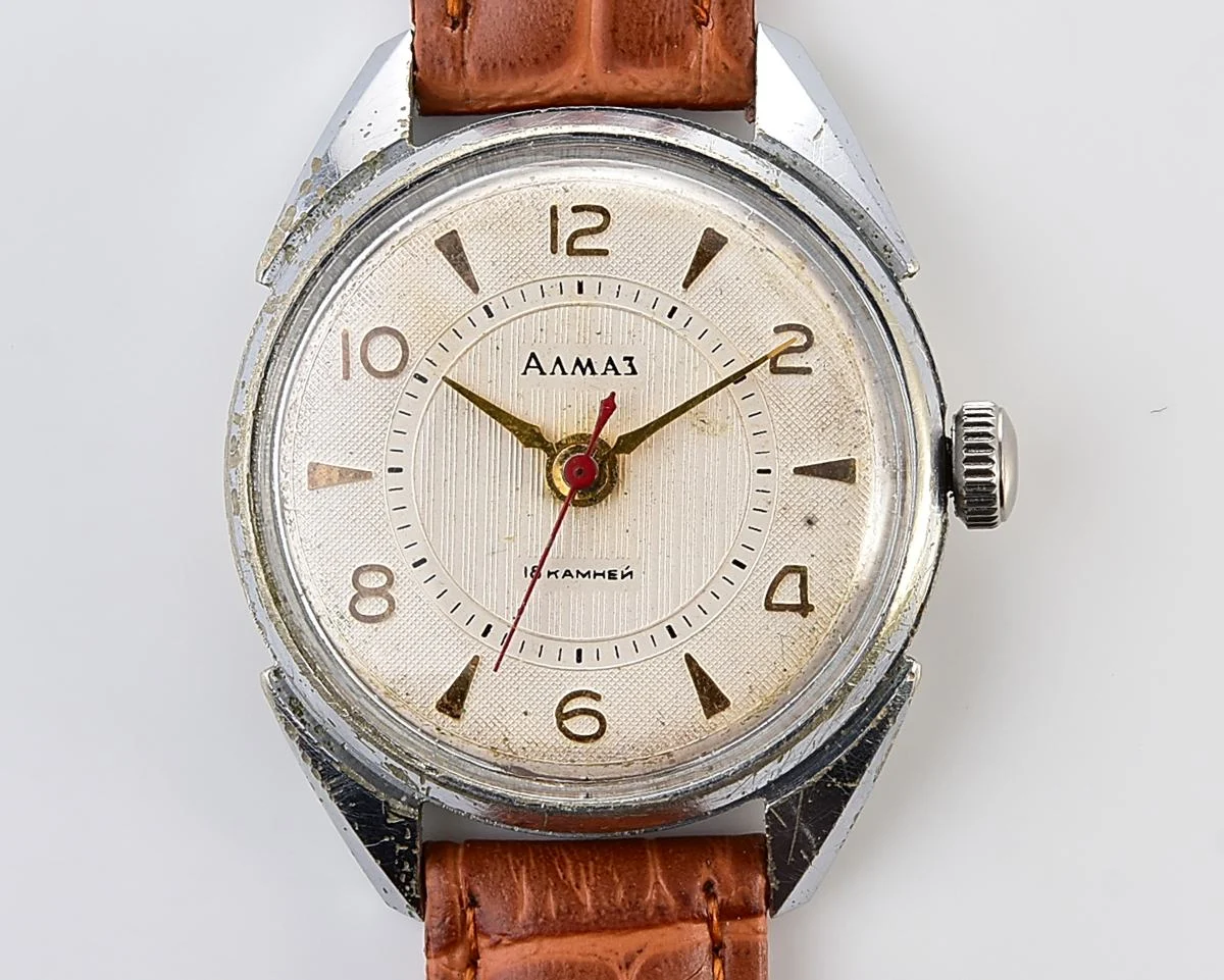 Vintage Soviet Almaz mechanical wristwatch from the 4th quarter of 1960!