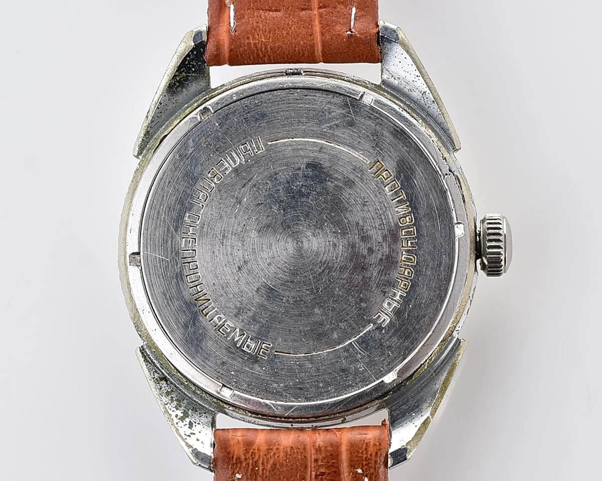 Vintage Soviet Almaz mechanical wristwatch from the 4th quarter of 1960!