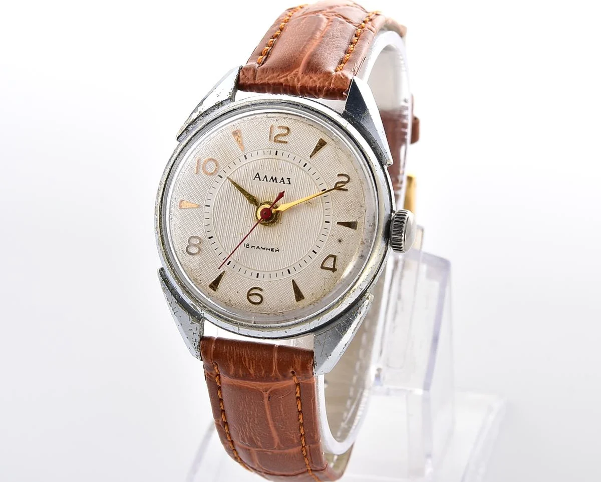 Vintage Soviet Almaz mechanical wristwatch from the 4th quarter of 1960!