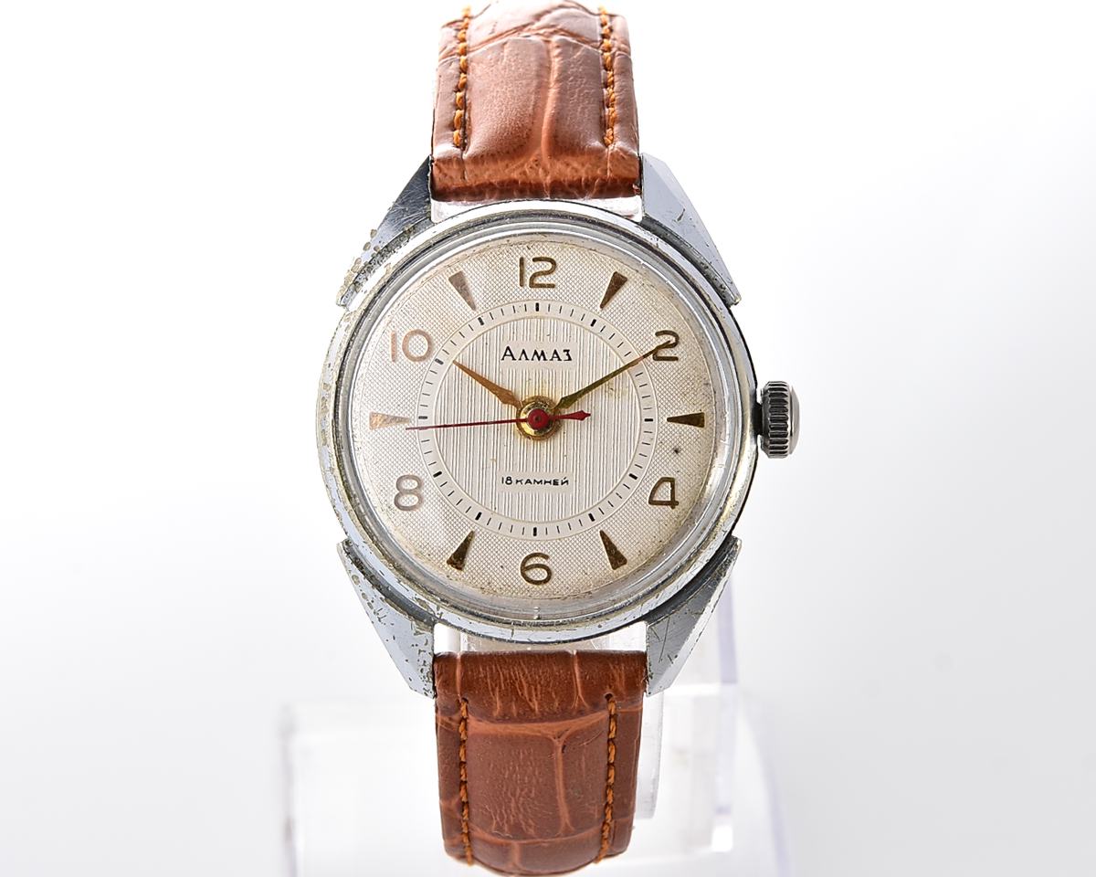 Vintage soviet ALMAZ mechanical wristwatch from the 4th quarter of 1960!