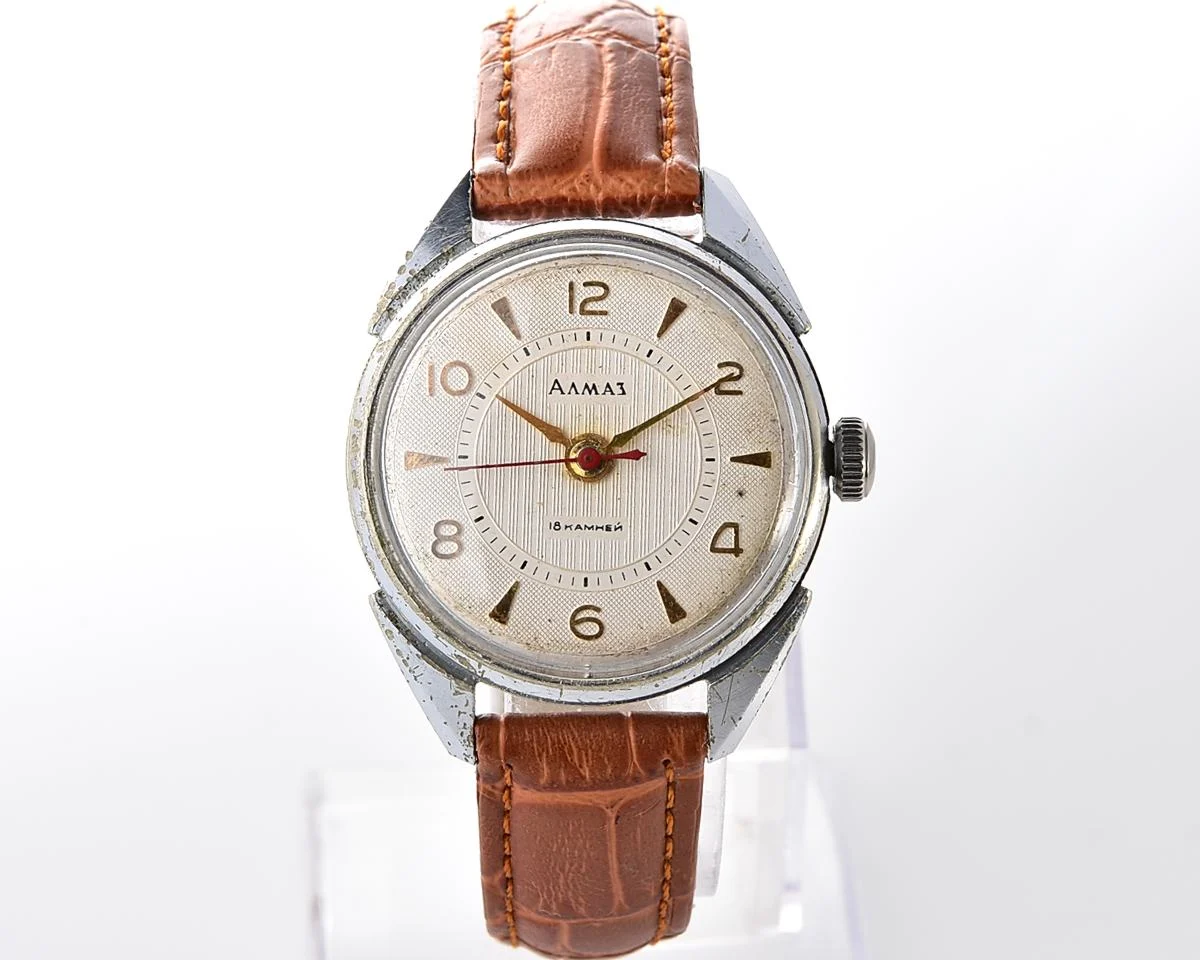 Vintage Soviet Almaz mechanical wristwatch from the 4th quarter of 1960!