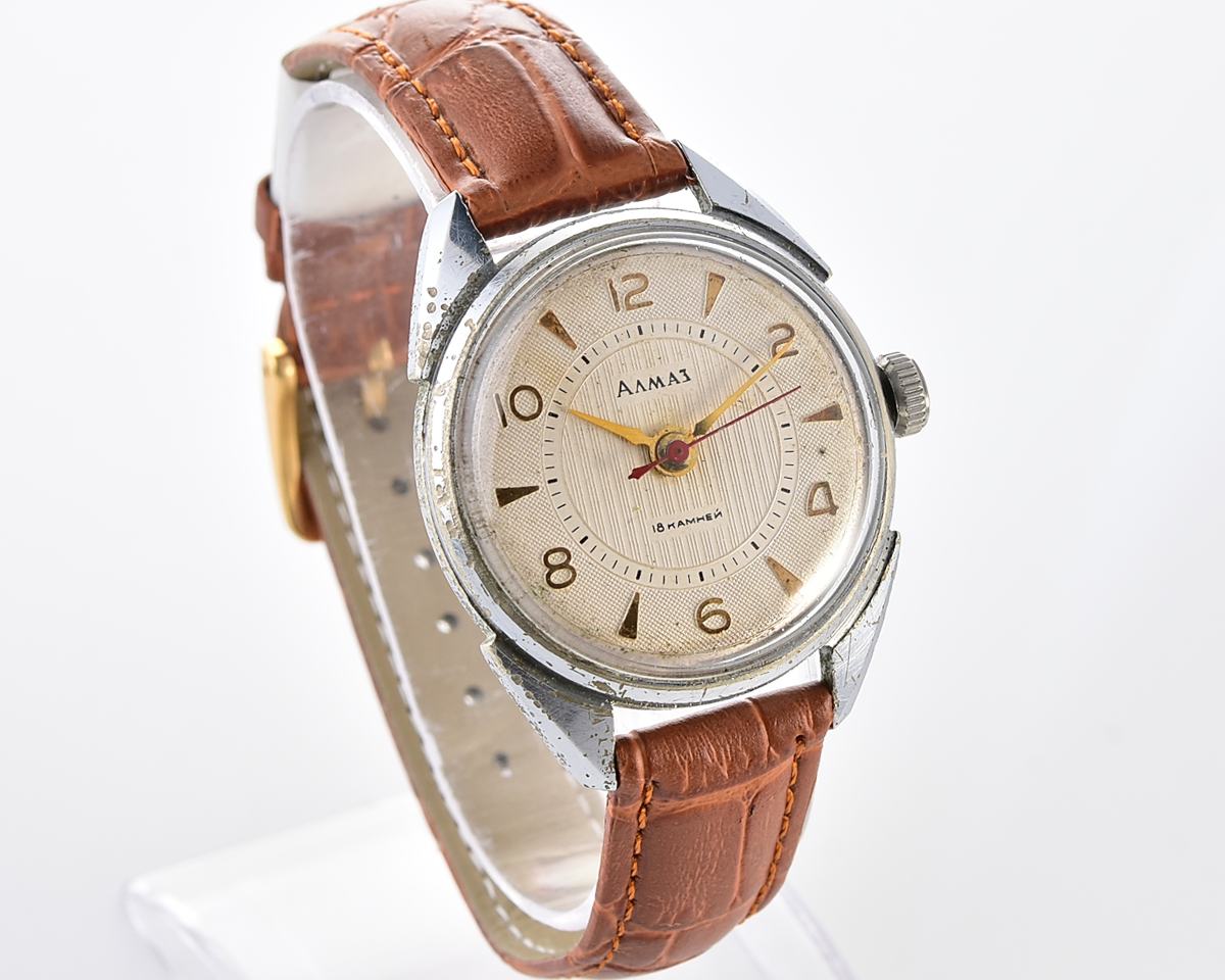 Vintage soviet ALMAZ mechanical wristwatch from the 4th quarter of 1960!