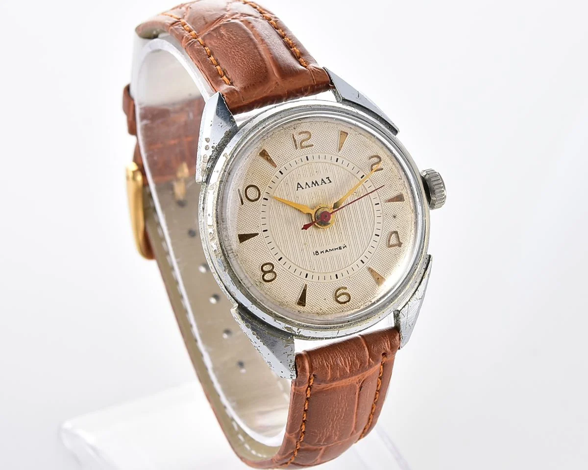 Vintage Soviet Almaz mechanical wristwatch from the 4th quarter of 1960!