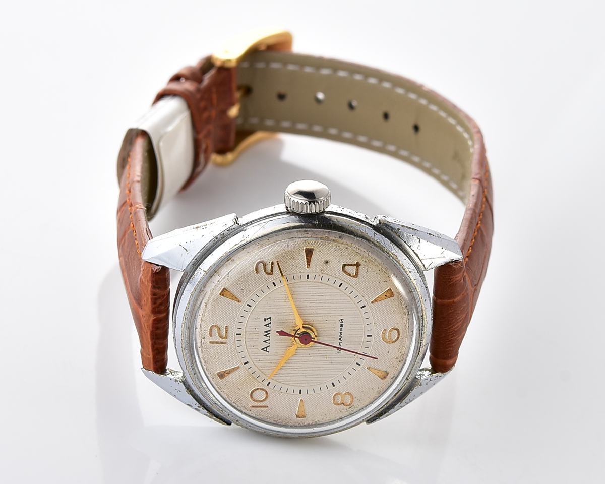 Vintage soviet ALMAZ mechanical wristwatch from the 4th quarter of 1960!