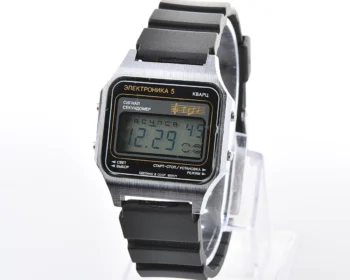 Digital vintage USSR wristwatch Electronika-5 with two melodies + intermittent signal