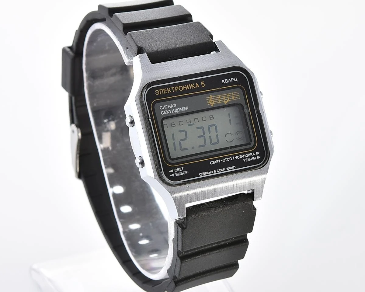 Digital vintage USSR wristwatch Electronika-5 with two melodies + intermittent signal