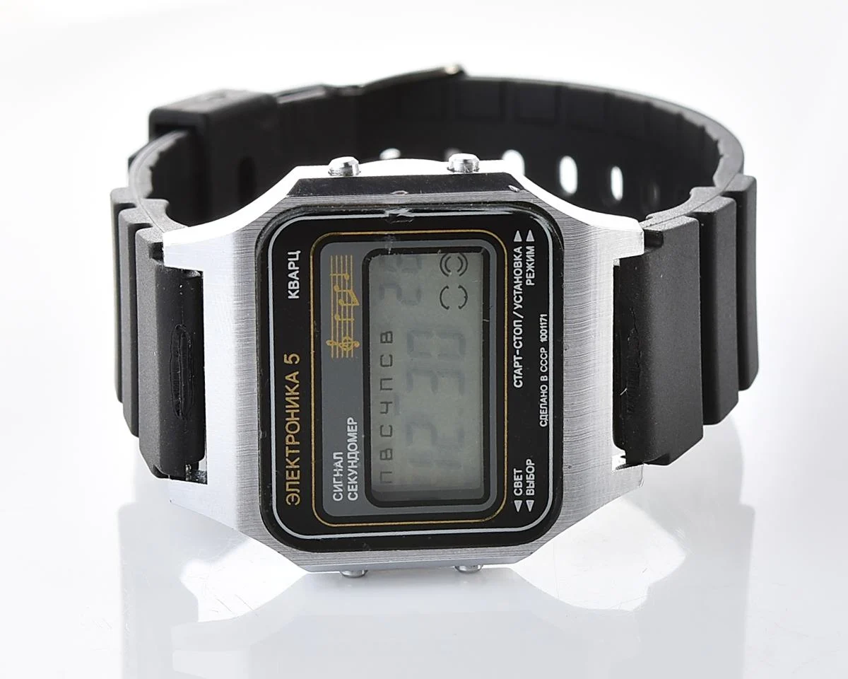 Digital vintage USSR wristwatch Electronika-5 with two melodies + intermittent signal