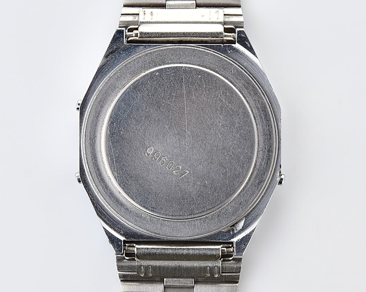 Digital vintage USSR wristwatch Electronika-52 with new stainless steel bracelet