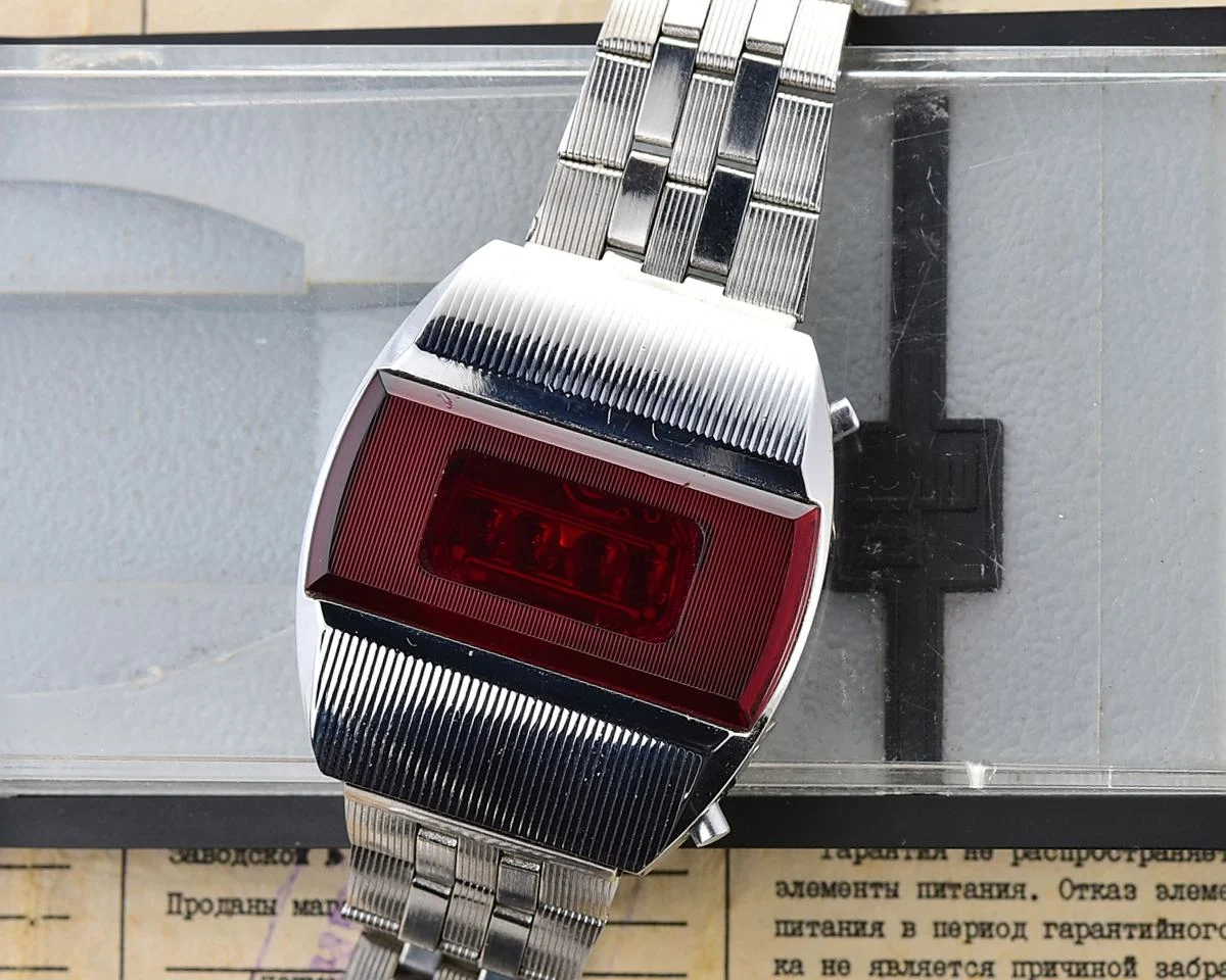 First Red LED Digital Vintage USSR Wrist Watch Electronika E-1 Pulsar with box and passport!