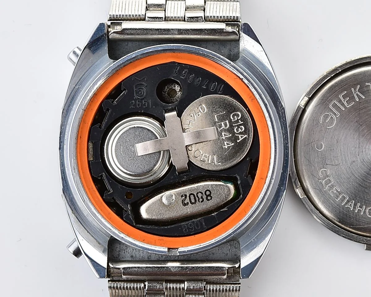 First Red LED Digital Vintage USSR Wrist Watch Electronika E-1 Pulsar with box and passport!