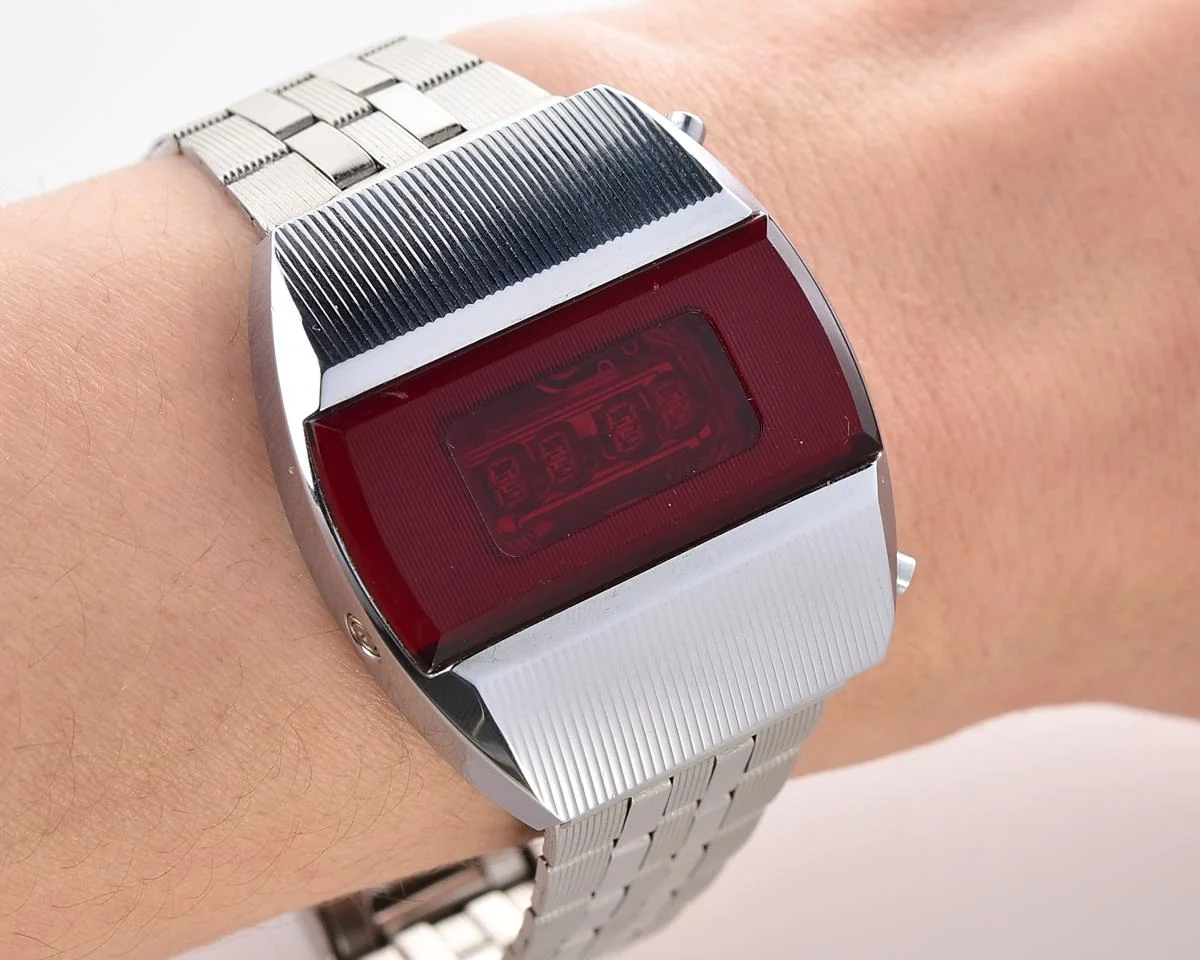 First Red LED Digital Vintage USSR Wrist Watch Electronika E-1 Pulsar with box and passport!