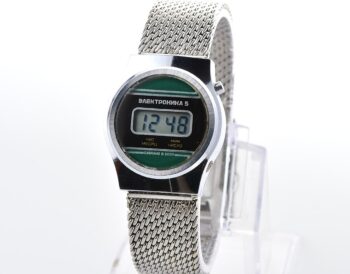 Digital vintage USSR ladies wristwatch Electronika-5 with ornate stainless steel bracelet