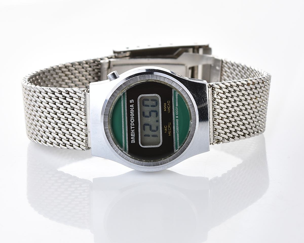 Digital vintage USSR ladies wristwatch Electronika-5 with ornate stainless steel bracelet