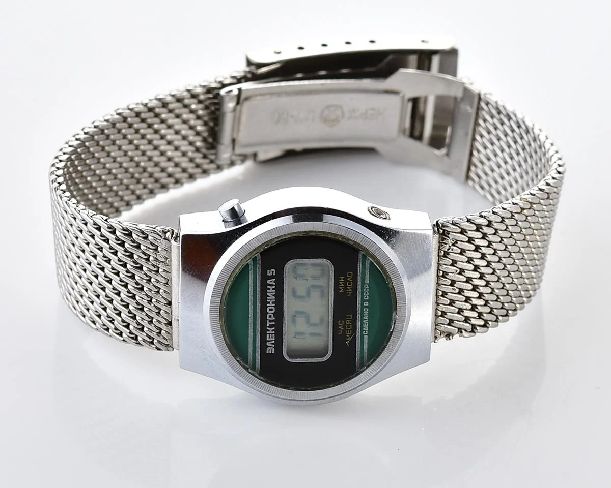 Digital vintage USSR ladies wristwatch Electronika-5 with ornate stainless steel bracelet