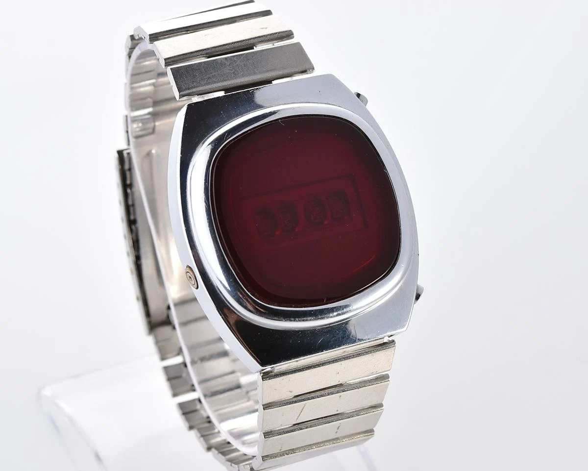 First Red LED Digital Vintage USSR wristwatch Electronika E-1 "illuminator" Pulsar!