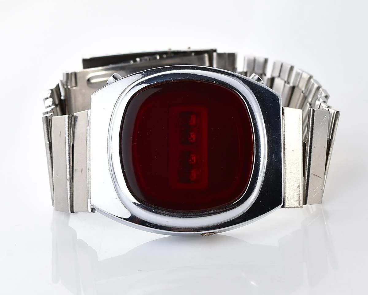 First Red LED Digital Vintage USSR wristwatch Electronika E-1 "illuminator" Pulsar!