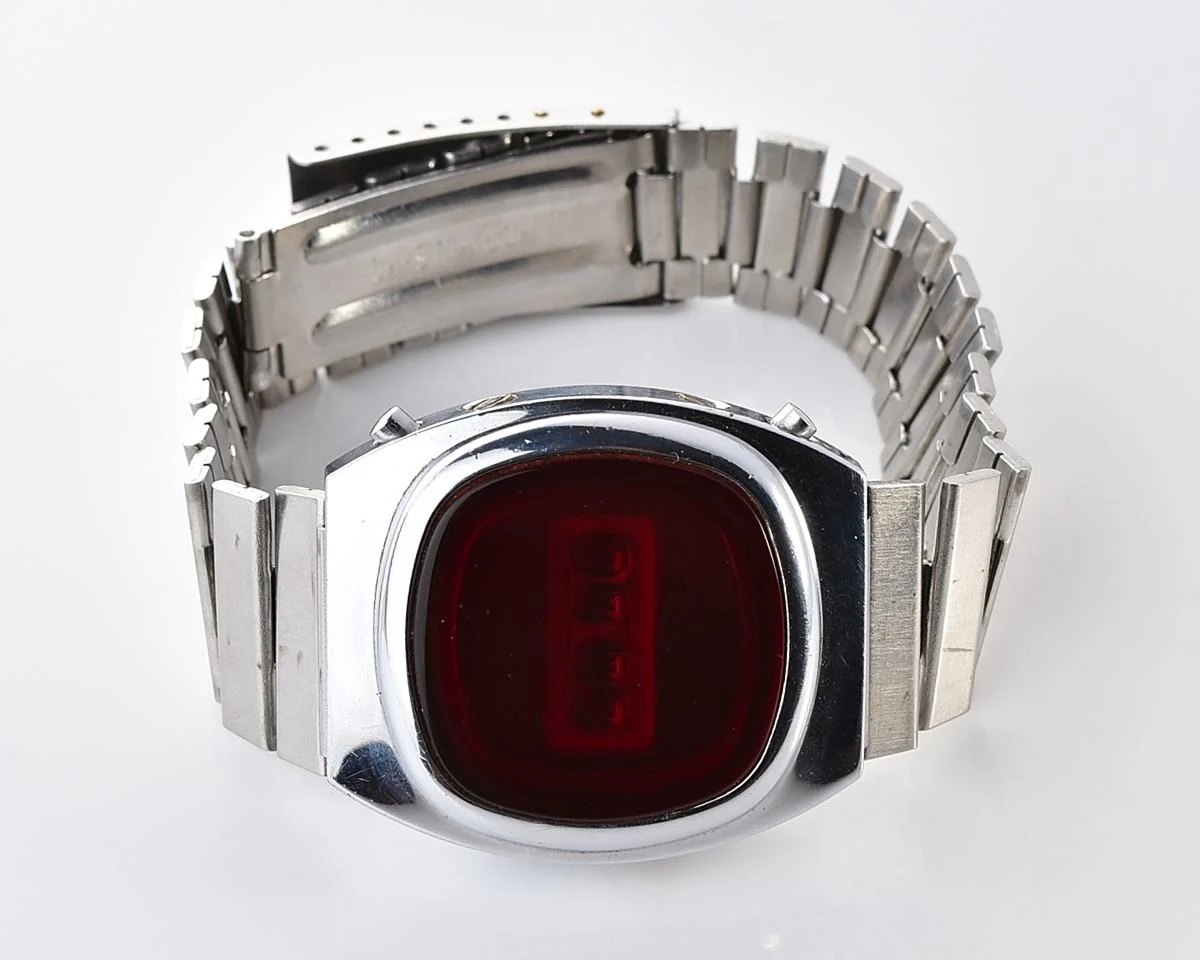 First Red LED Digital Vintage USSR wristwatch Electronika E-1 "illuminator" Pulsar!