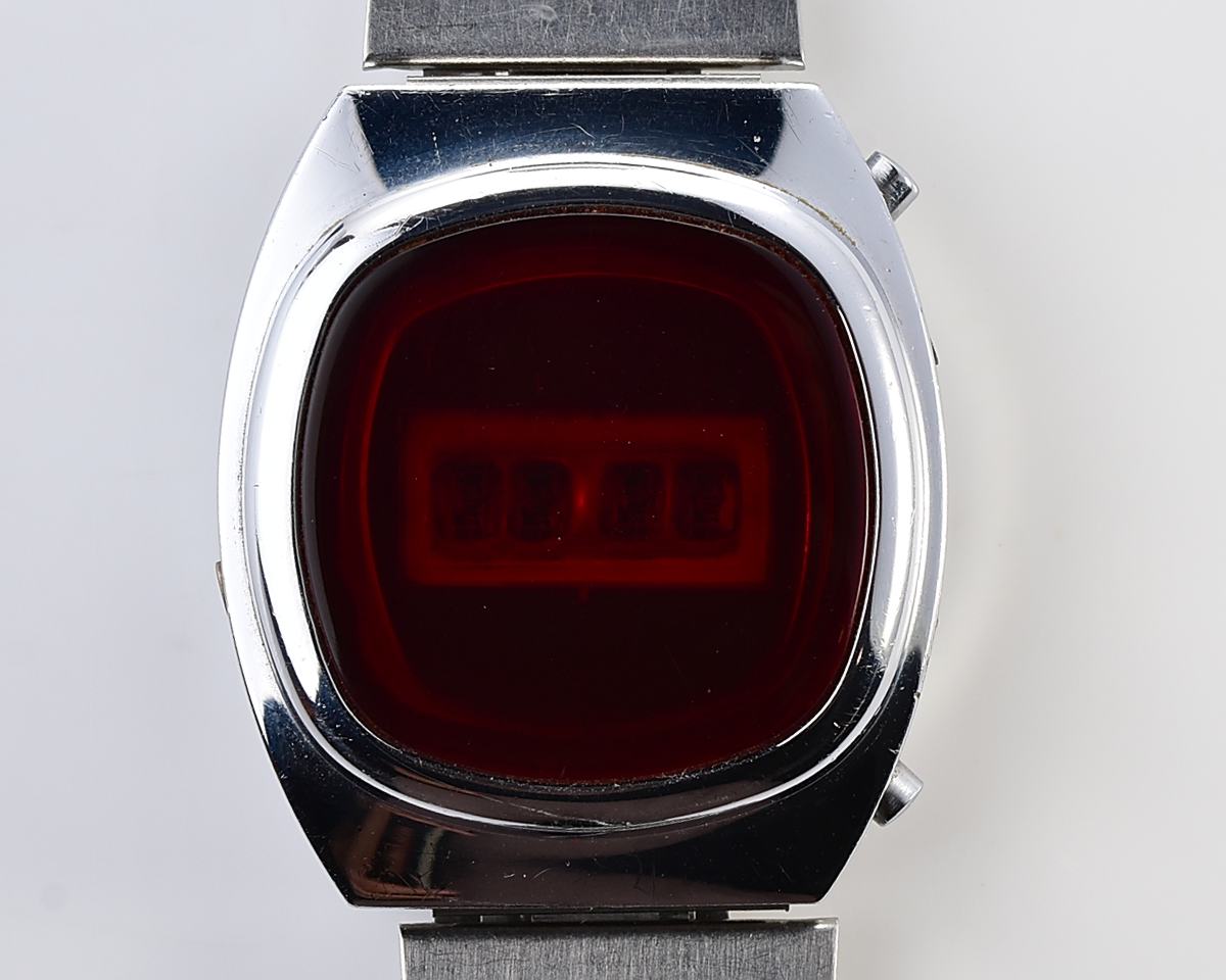 First RED LED Digital Vintage USSR wristwatch Electronika E-1 "illuminator" Pulsar!