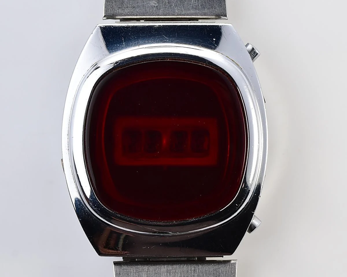 First Red LED Digital Vintage USSR wristwatch Electronika E-1 "illuminator" Pulsar!