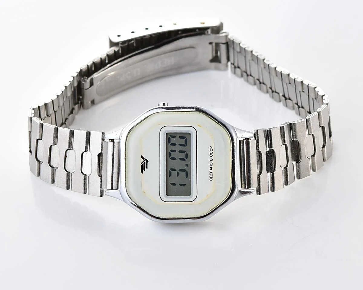 Digital vintage USSR wristwatch Electronika with stainless steel bracelet for ladies