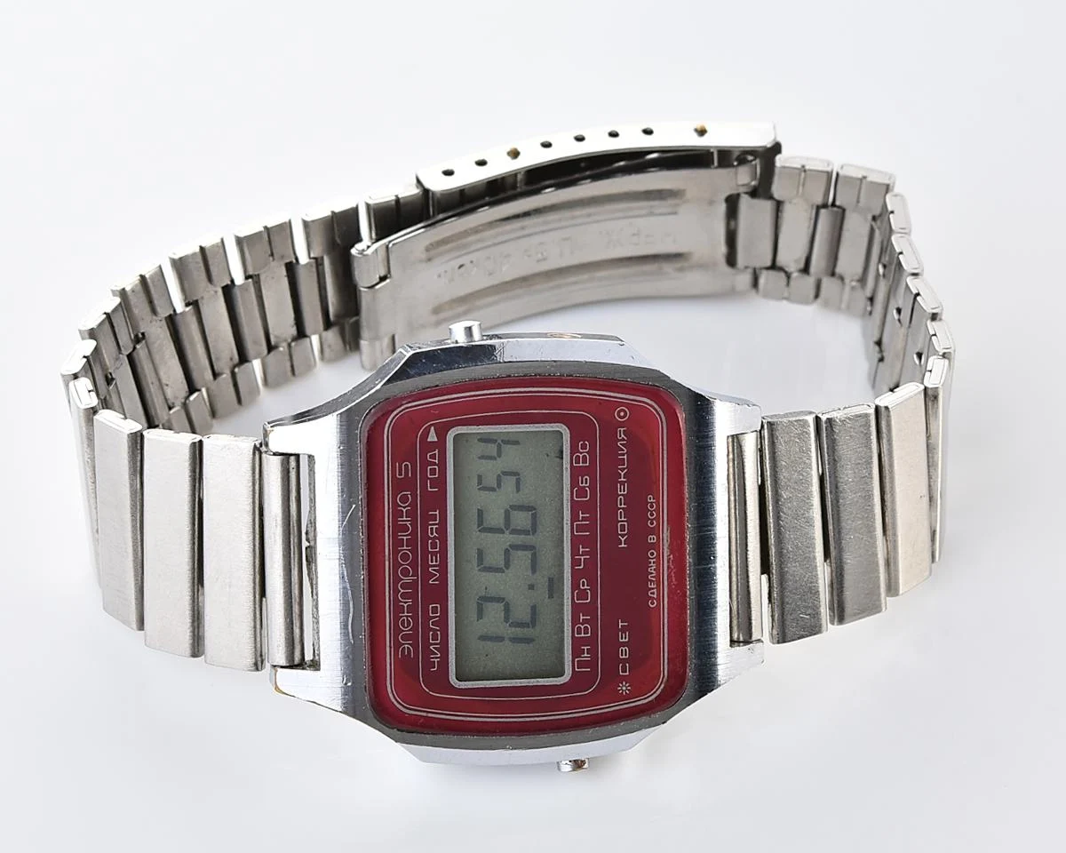 Digital vintage USSR wristwatch Electronika-5 with red mask