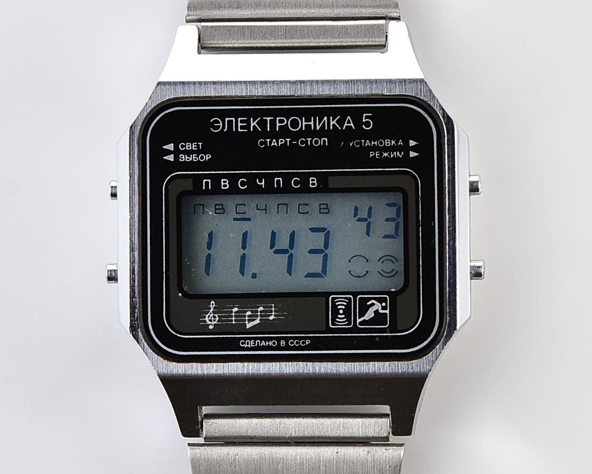 Digital vintage wristwatch Electronika-5 - with three melodies!
