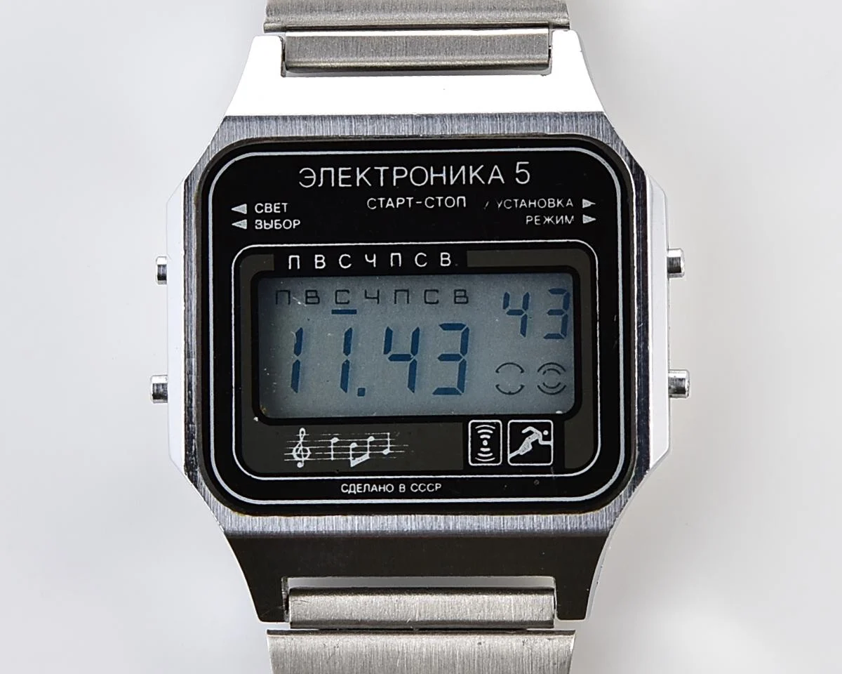 Digital vintage wristwatch Electronika-5 - with three melodies!