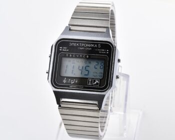 Digital vintage wristwatch Electronika-5 - with three melodies!