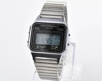 Digital vintage wristwatch Electronika-5 - with three melodies!
