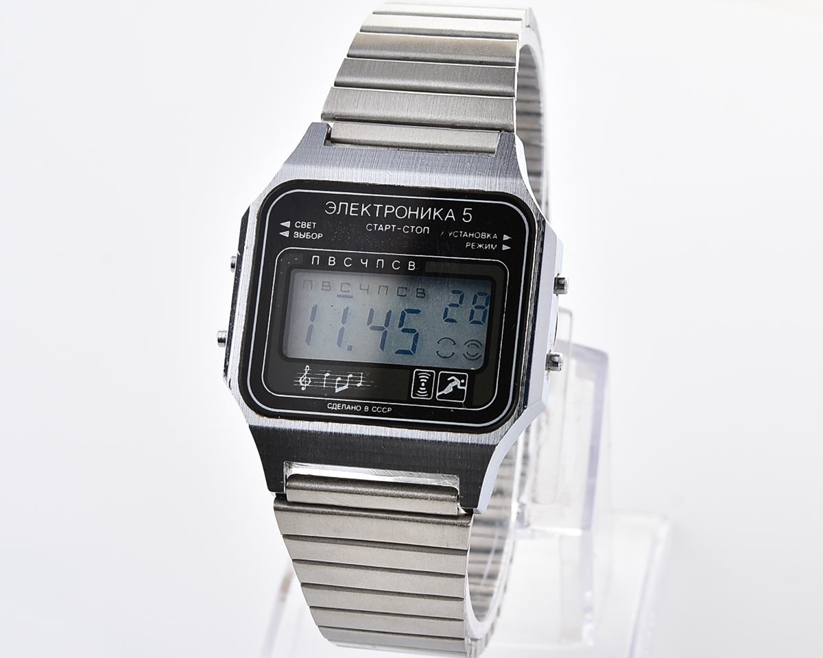 Digital vintage wristwatch Electronika-5 - with three melodies!