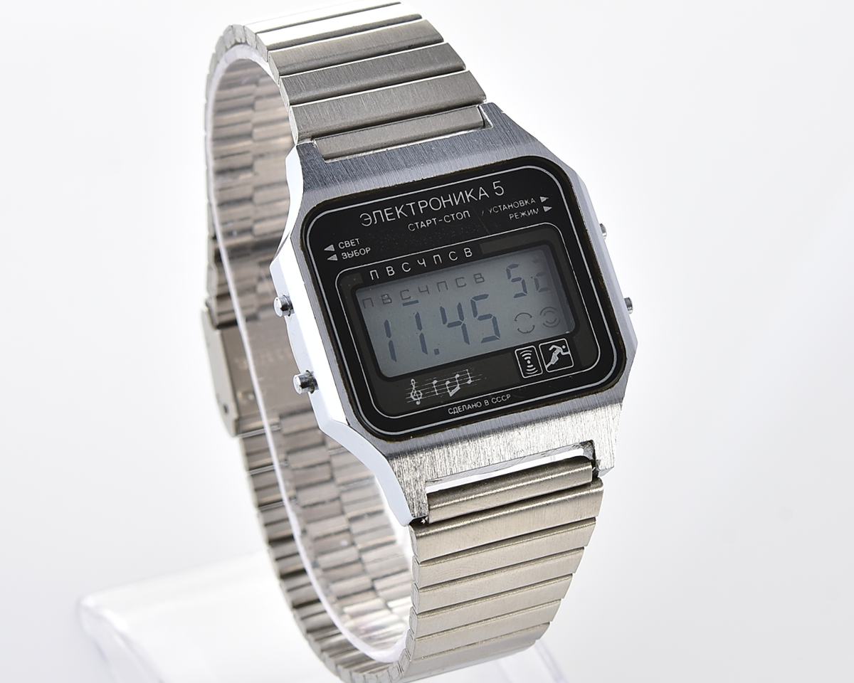 Digital vintage wristwatch Electronika-5 - with three melodies!