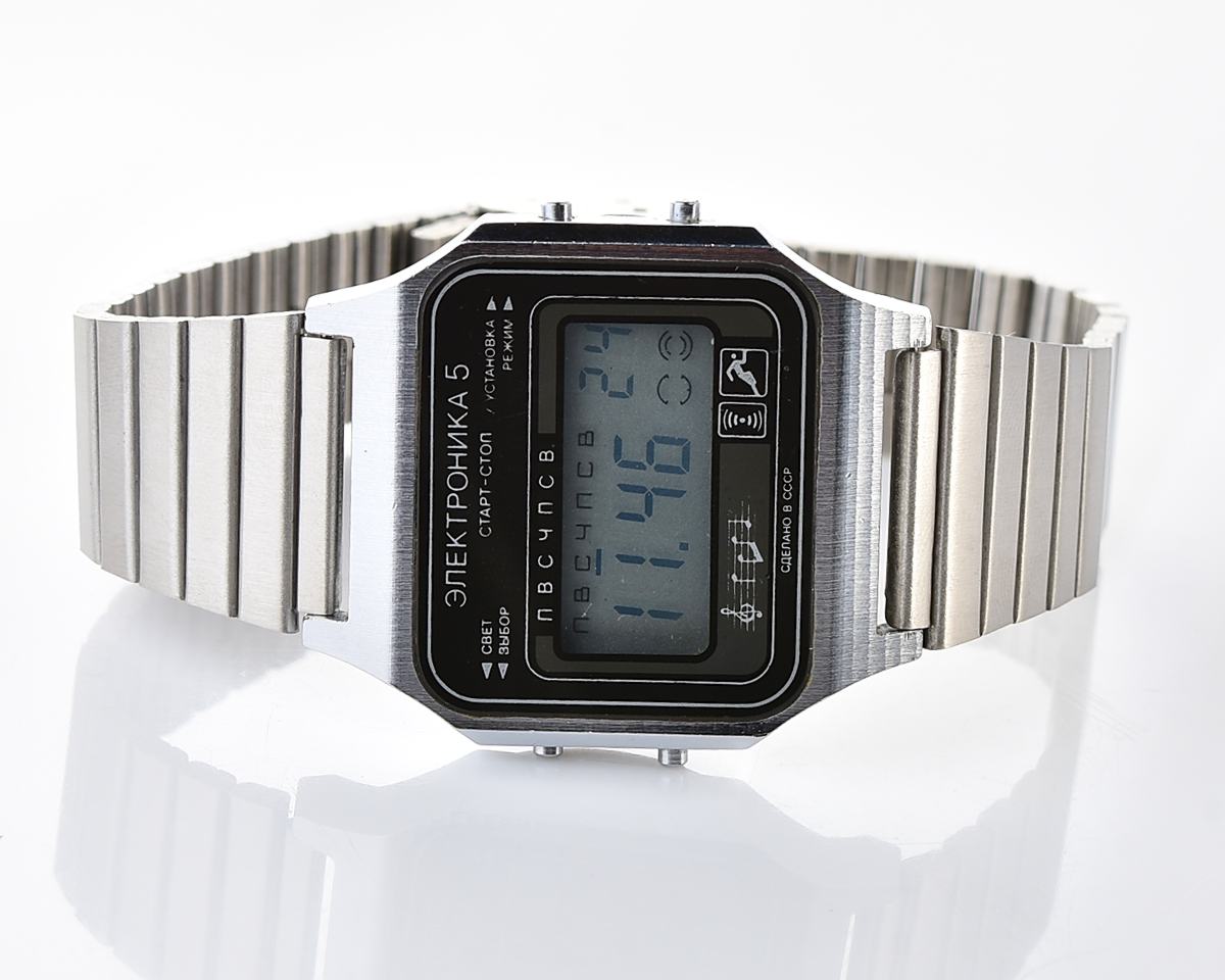 Digital vintage wristwatch Electronika-5 - with three melodies!