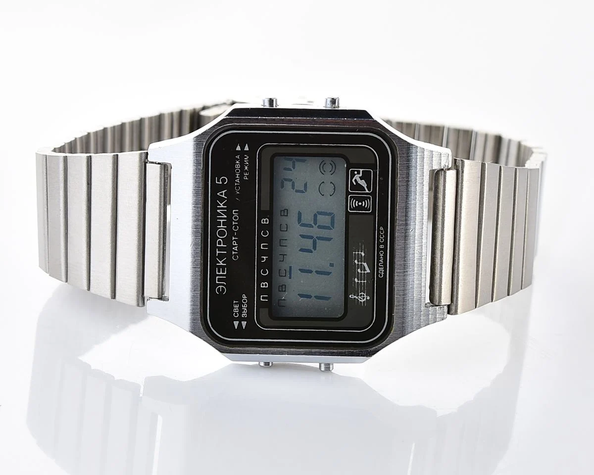 Digital vintage wristwatch Electronika-5 - with three melodies!