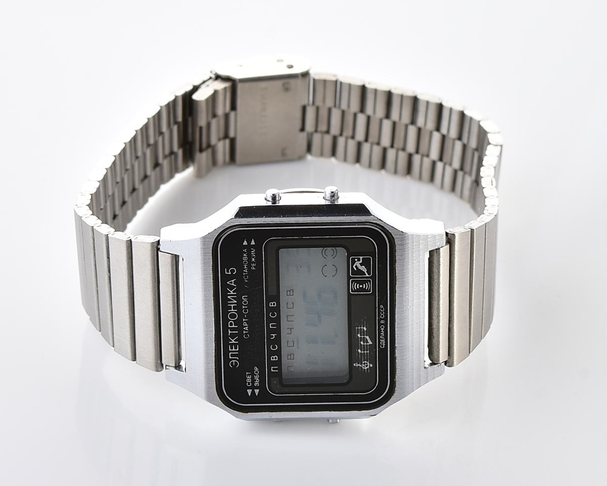 Digital vintage wristwatch Electronika-5 - with three melodies!