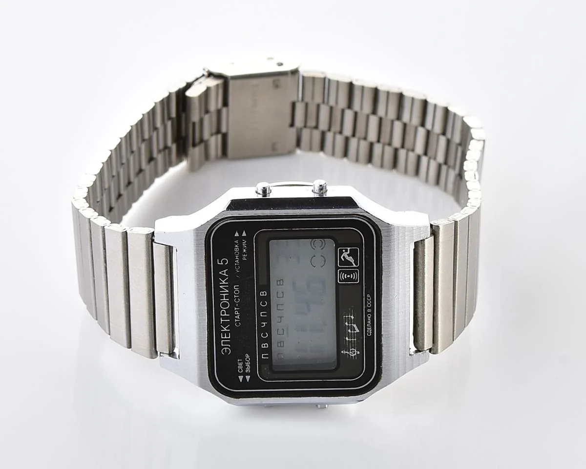 Digital vintage wristwatch Electronika-5 - with three melodies!
