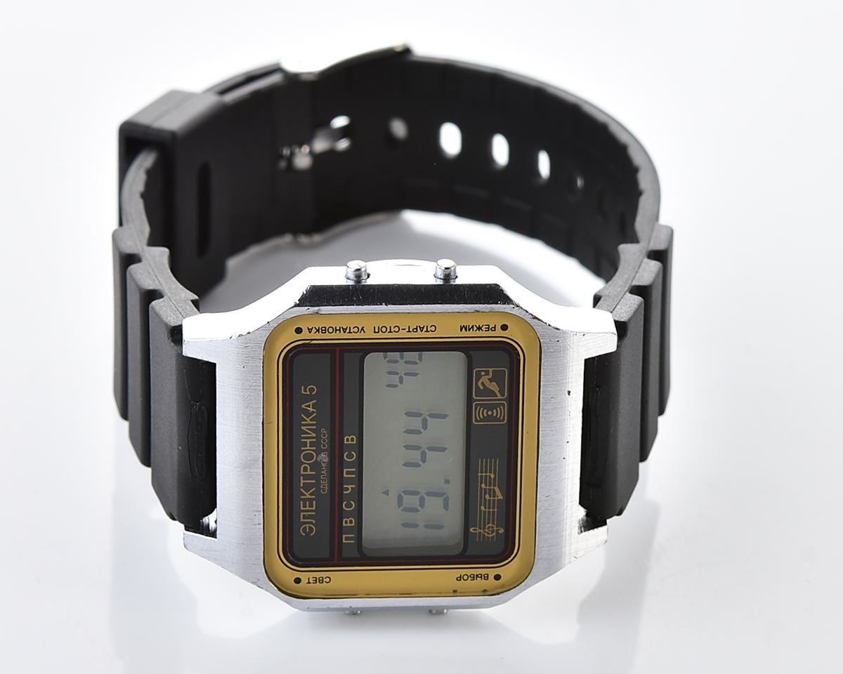 Excellent digital vintage wristwatch Electronika-5 - with two melodies + intermittent signal