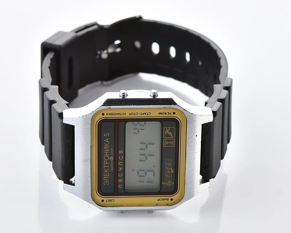Excellent digital vintage wristwatch Electronika-5 - with two melodies + intermittent signal