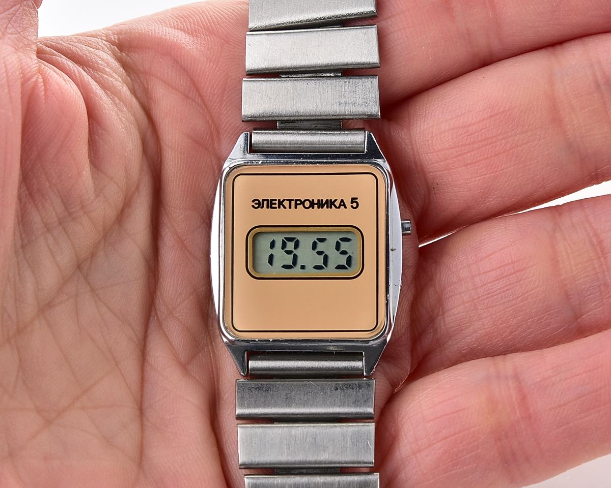 Digital vintage USSR wristwatch Electronika with stainless steel bracelet for ladies