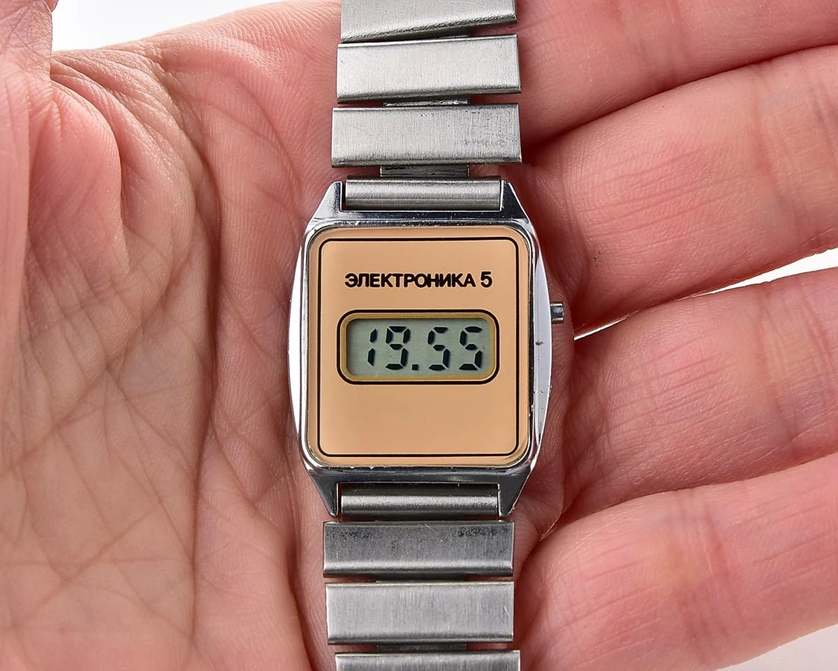Digital vintage USSR wristwatch Electronika with stainless steel bracelet for ladies