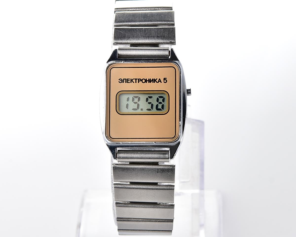 Digital vintage USSR wristwatch Electronika with stainless steel bracelet for ladies